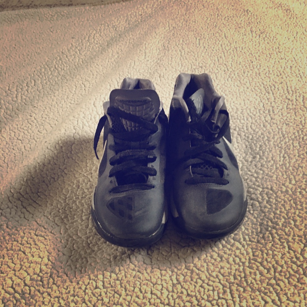 Women’s Nike Flywire court sneaker , size 8, vg